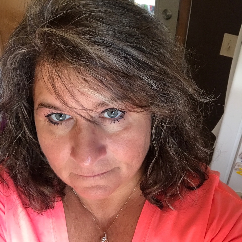 Meet your Posher, Suzanne
